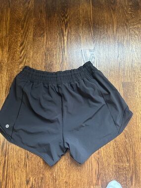 Lululemon black hotty hot shorts